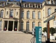 Une borne Electra à l’Élysée  pour l'événement « électrifions la France » // Source : Electra