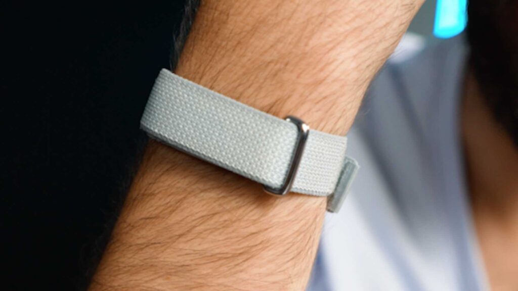 Le Google Fitbit Air. // Source : Numerama