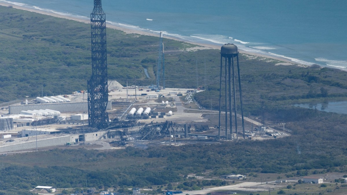 Explosion de la fusée New Glenn de Blue Origin à LC-36 // Source : Dwise pour NASASpaceflight Explosion de la fusée New Glenn de Blue Origin à LC-36 // Source : Dwise pour NASASpaceflight