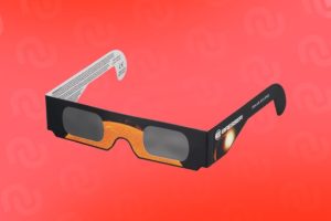 Lunettes éclipse solaire Bresser // Source : Montage Numerama Lunettes éclipse solaire Bresser // Source : Montage Numerama