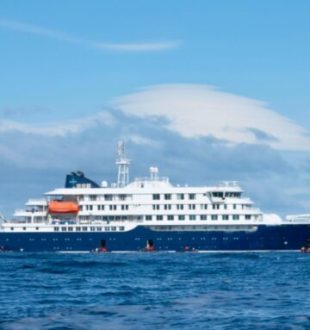 Le navire MV Hondius. // Source : Franklin Braeckman - Oceanwide Expeditions (image recadrée et modifiée) Le navire MV Hondius. // Source : Franklin Braeckman - Oceanwide Expeditions (image recadrée et modifiée)