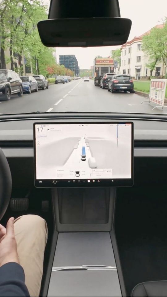 Le Tesla FSD débarque en Lituanie. // Source : Tesla Le Tesla FSD débarque en Lituanie. // Source : Tesla