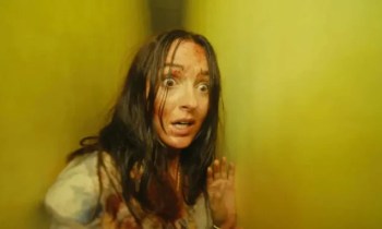 Le personnage du Dr Mary Kline va faire une découverte terrifiante // Source : A24 Le personnage du Dr Mary Kline va faire une découverte terrifiante // Source : A24