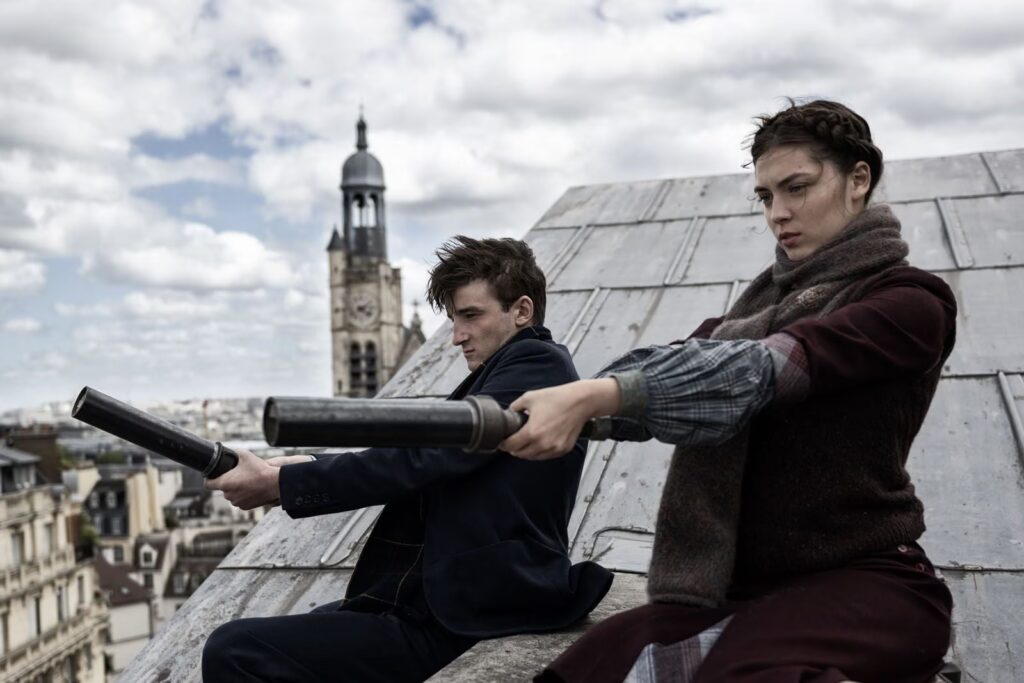 Le film permet aussi de suivre la vie des étudiants parisiens sous l'Occupation // Source : Pathé