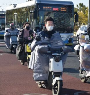 e-bike roulant en Chine // Source : ITDP China e-bike roulant en Chine // Source : ITDP China