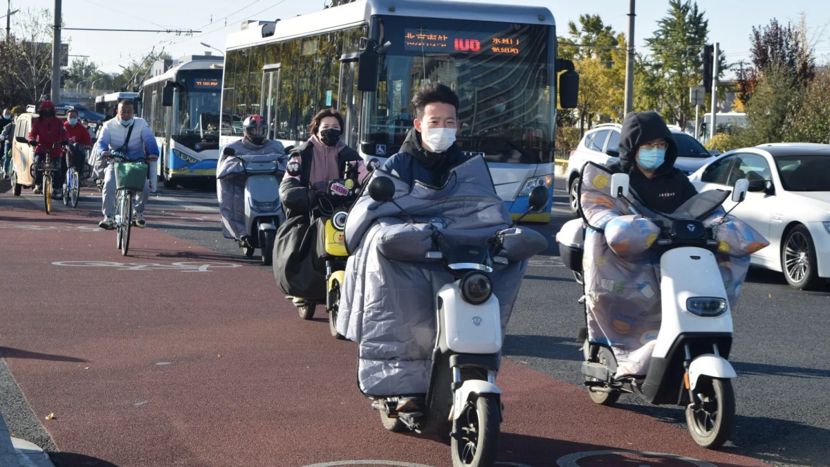 e-bike roulant en Chine // Source : ITDP China e-bike roulant en Chine // Source : ITDP China