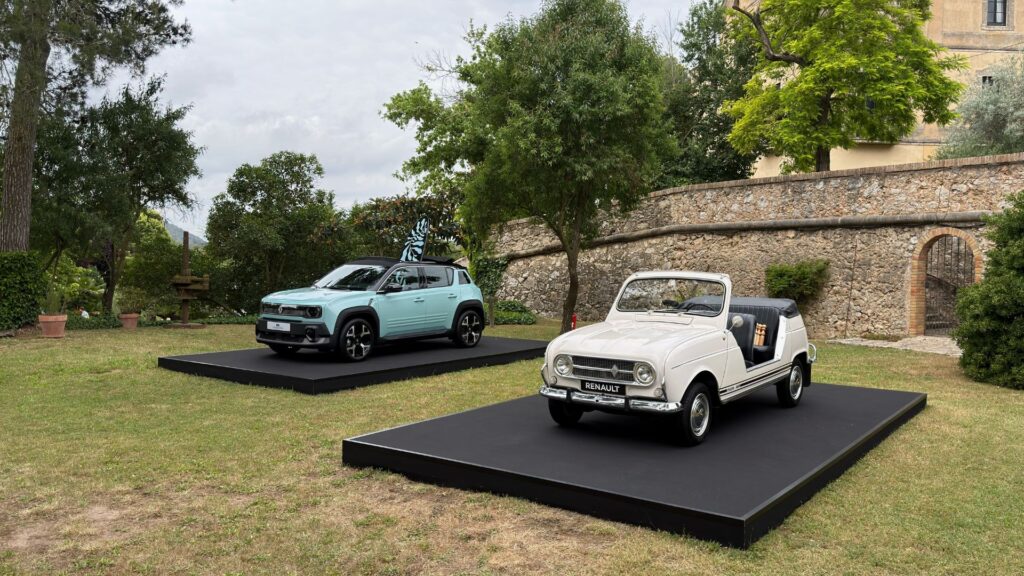 La Renault 4 E-Tech Plein Sud rend hommage (en partie) à la R4 Plein Air de 1969. // Source : Robin San Vicente pour Numerama