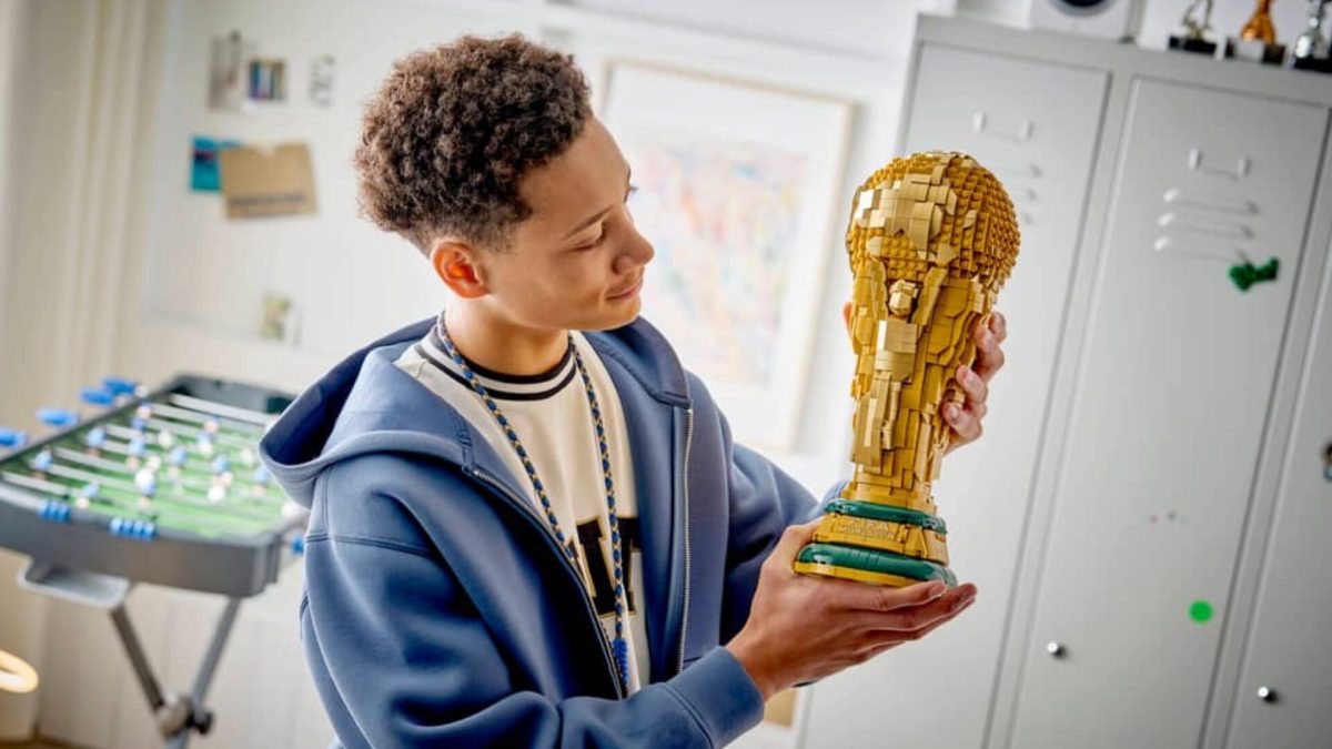 Trophée officiel de la Coupe du monde de la FIFA // Source : Lego Trophée officiel de la Coupe du monde de la FIFA // Source : Lego