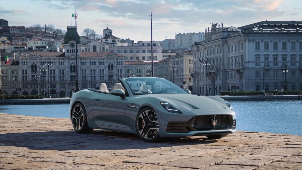 La Maserati GranCabrio Folgore. // Source : Maserati La Maserati GranCabrio Folgore. // Source : Maserati