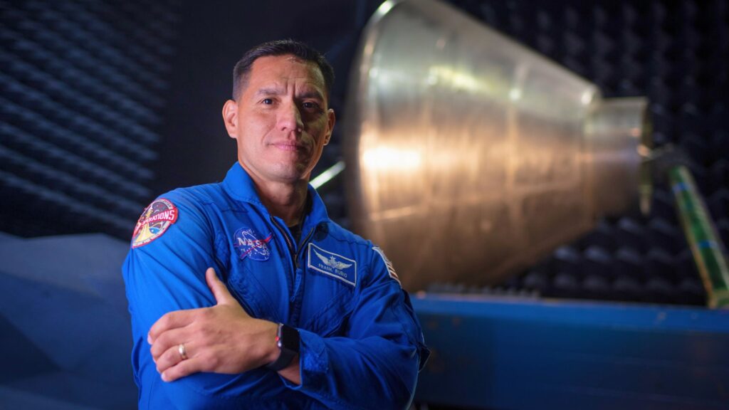 Frank Rubio. // Source : Nasa Johnson (photo modifiée) Frank Rubio. // Source : Nasa Johnson (photo modifiée)