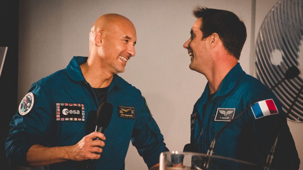 Luca Parminato et Thomas Pesquet en 2018. // Source : Flickr/ESA (image modifiée)