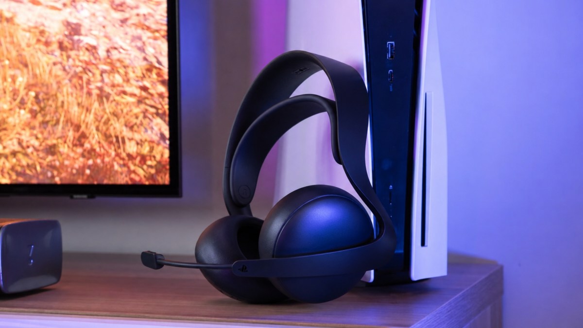 PS5 Slim + SONY Pulse Elite Midnight noir // Source : Montage ChatGPT PS5 Slim + SONY Pulse Elite Midnight noir // Source : Montage ChatGPT