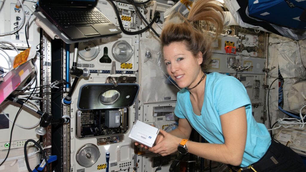 Sophie Adenot, actuellement à bord de l'ISS. // Source : Flickr/CC/Nasa Johnson (image modifiée)