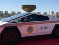 Le Tesla Cybertruck se transforme en véhicule d'urgence au Kazakhstan. // Source : Ministère des Situations d'urgence du Kazakhstan, upscale avec Gemini Le Tesla Cybertruck se transforme en véhicule d'urgence au Kazakhstan. // Source : Ministère des Situations d'urgence du Kazakhstan, upscale avec Gemini