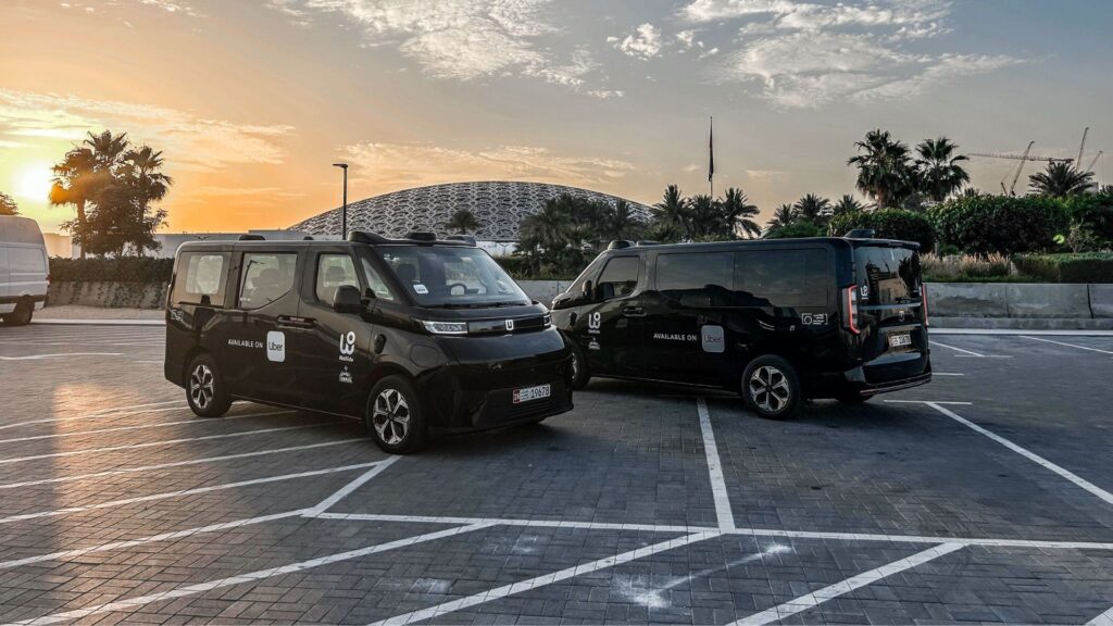 Les robotaxis Uber et WeRide. // Source : WeRide Les robotaxis Uber et WeRide. // Source : WeRide