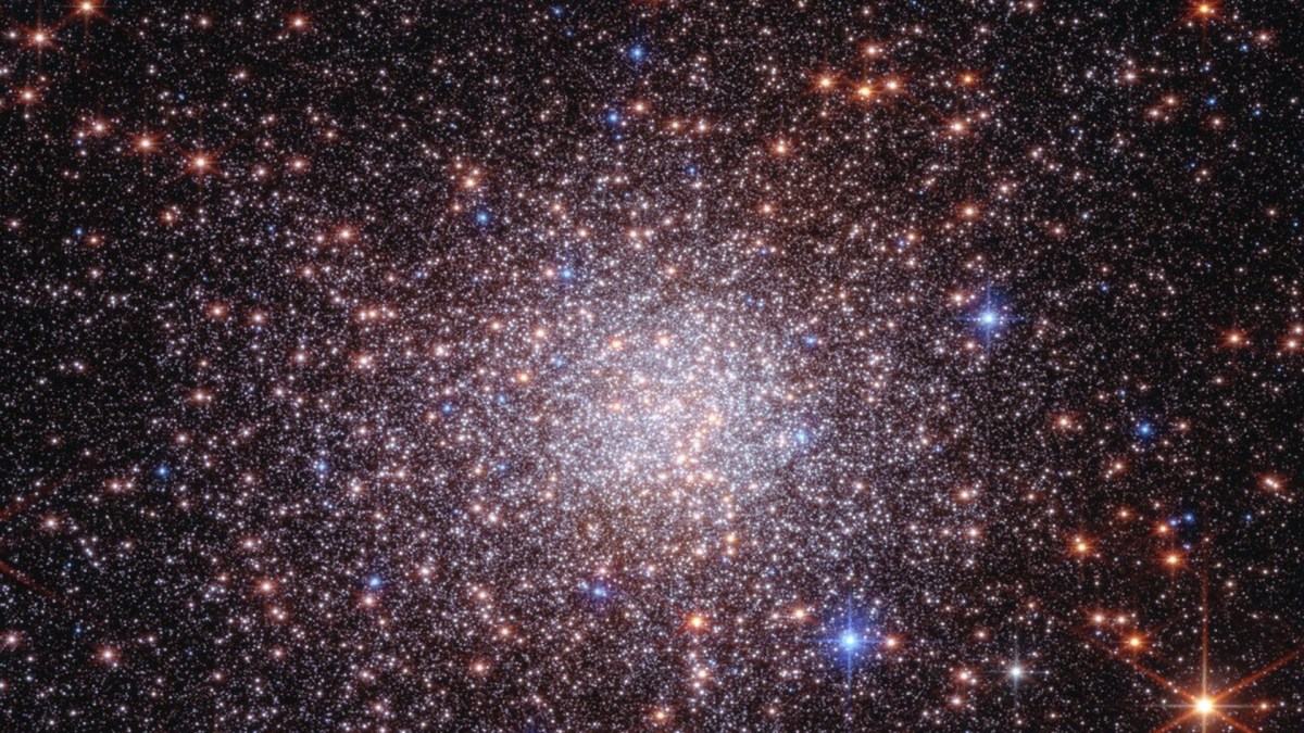 Terzan 5 vue par Hubble et Webb. // Source : ESA/Nasa Terzan 5 vue par Hubble et Webb. // Source : ESA/Nasa