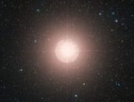 Bételgeuse. // Source : ESO/Digitized Sky Survey 2