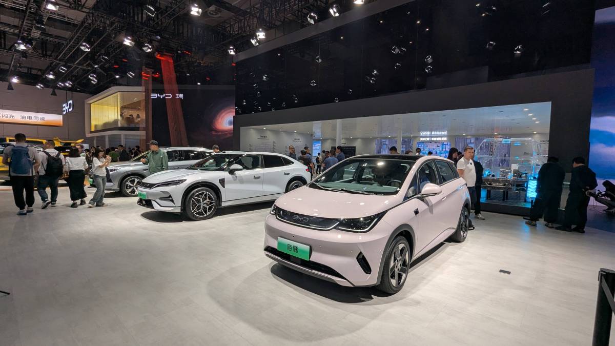 Toujours plus de modèles à présenter sur les salons (BYD - Shanghai 2025) // Source : Raphaelle Baut pour Numerama Toujours plus de modèles à présenter sur les salons (BYD - Shanghai 2025) // Source : Raphaelle Baut pour Numerama