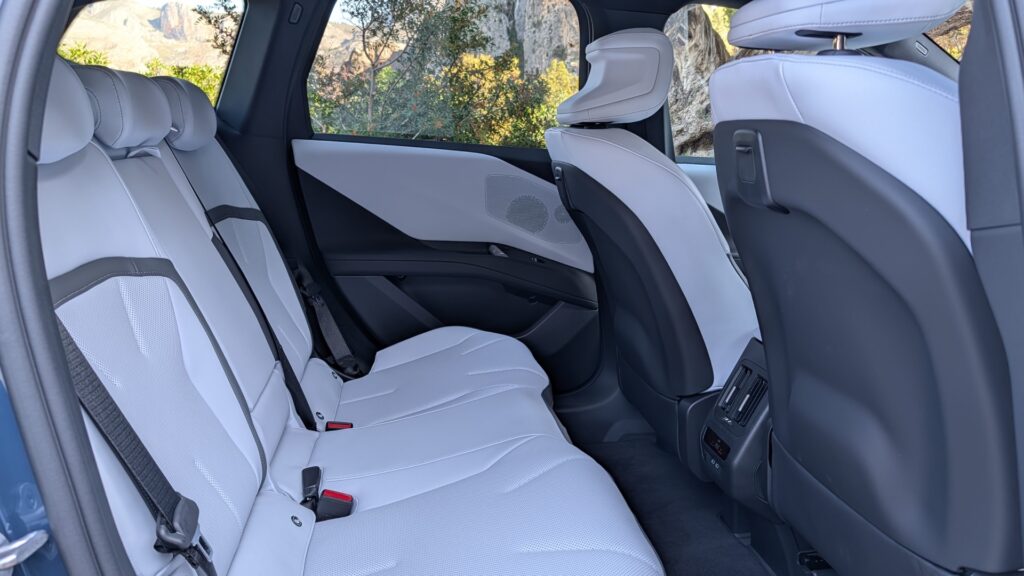 Essai BMW iX3 (2026) // Source : Raphaelle Baut pour Numerama Essai BMW iX3 (2026) // Source : Raphaelle Baut pour Numerama