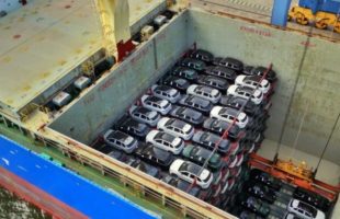 Transport par rack dans les cales  // Source : CarNewsChina