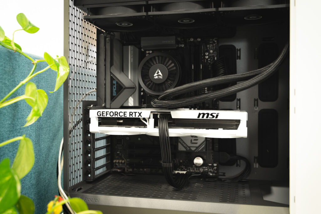 La GeForce RTX 5080 du PC Meteora IA de Materiel.net La GeForce RTX 5080 du PC Meteora IA de Materiel.net