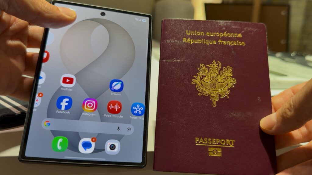 Samsung Galaxy Z Fold 8 // Source : Numerama Samsung Galaxy Z Fold 8 // Source : Numerama