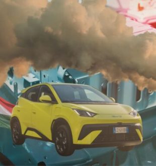 La Hongrie veut limiter la pollution des usines pour voitures électriques. // Source : Robin San Vicente pour Numerama