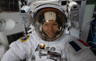 Sophie Adenot lors de sa sortie spatiale. // Source : NASA/ESA