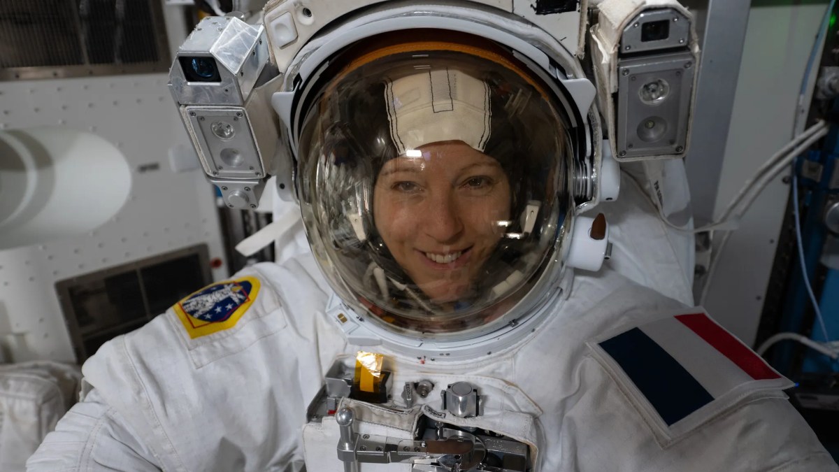 Sophie Adenot lors de sa sortie spatiale. // Source : NASA/ESA Sophie Adenot lors de sa sortie spatiale. // Source : NASA/ESA