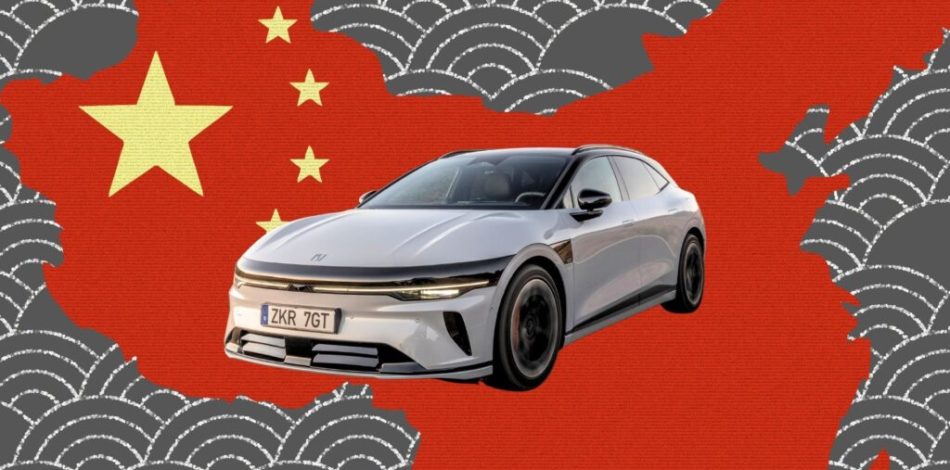 Constructeur automobile en Chine  // Source : Montage Numerama