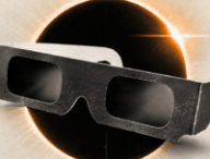 Eclipse du 12 aout  où trouvez des lunettes au dernier moment  // Source : Montage Numerama
