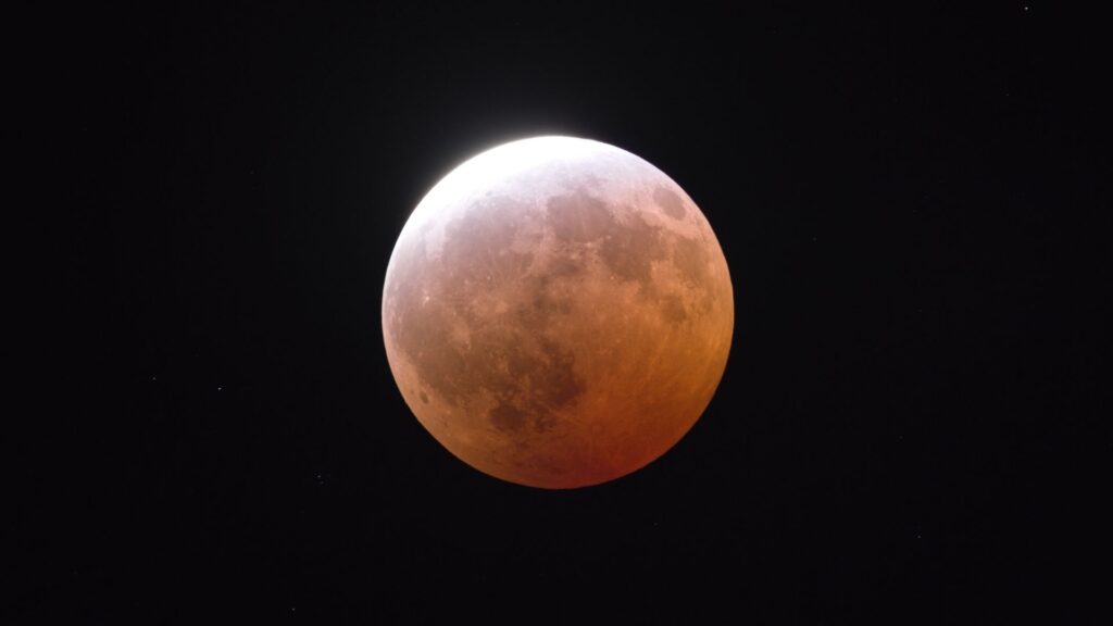 La Lune éclipsée le 28 août 2026 ; c'est beau. // Source : Flickr/CC/Kevin Gill (image recadrée) La Lune éclipsée le 28 août 2026 ; c'est beau. // Source : Flickr/CC/Kevin Gill (image recadrée)