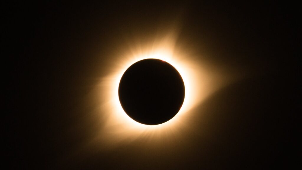 Éclipse solaire 2027 // Source : steve Kuzminski, Canva Éclipse solaire 2027 // Source : steve Kuzminski, Canva