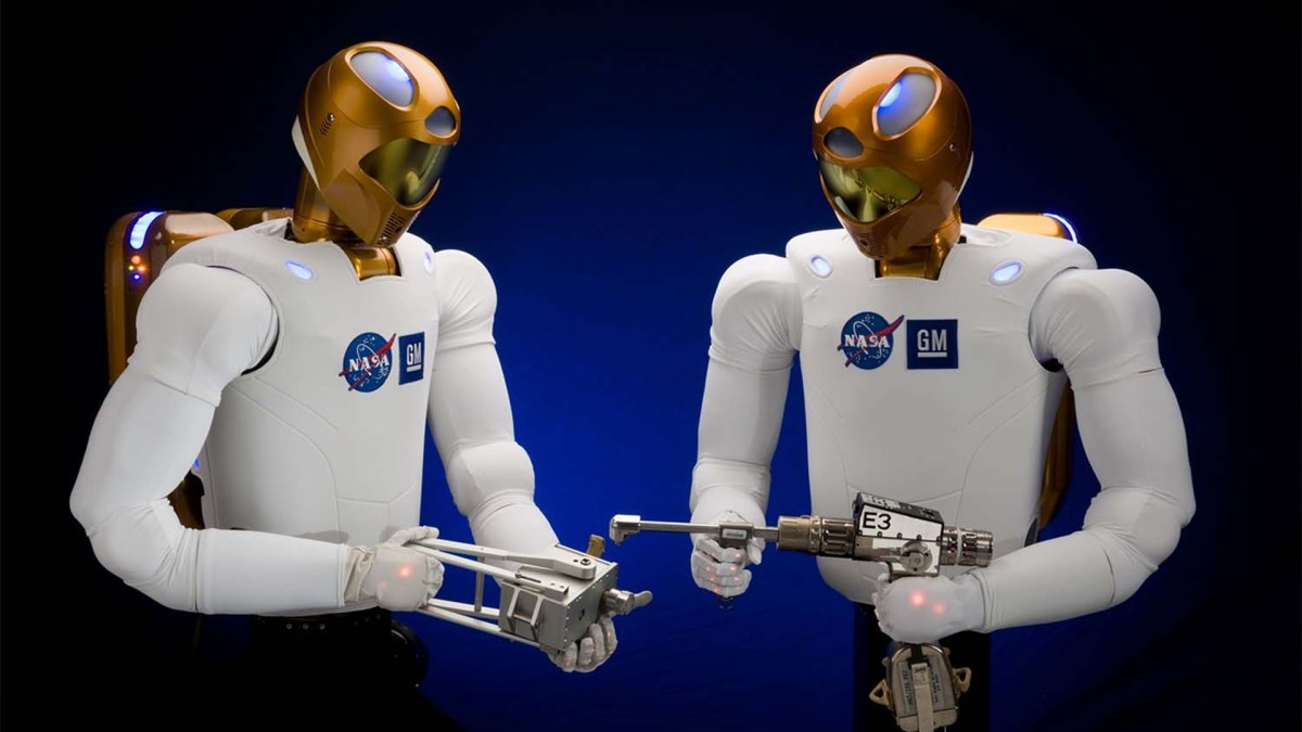 Deux exemplaires de Robonaut. Source : Nasa Deux exemplaires de Robonaut. Source : Nasa