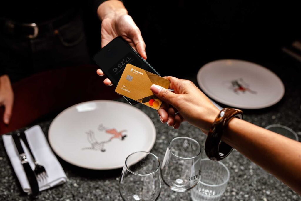 Même à l'étranger, les paiements sont sans frais Même à l'étranger, les paiements sont sans frais