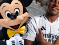 Mbappé et Mickey. // Source : Numerama Mbappé et Mickey. // Source : Numerama