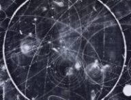 Détail d’un cliché révélant le passage de particules subatomiques. // Source : Olivier Dadoun et Hugo Deverchère Détail d’un cliché révélant le passage de particules subatomiques. // Source : Olivier Dadoun et Hugo Deverchère