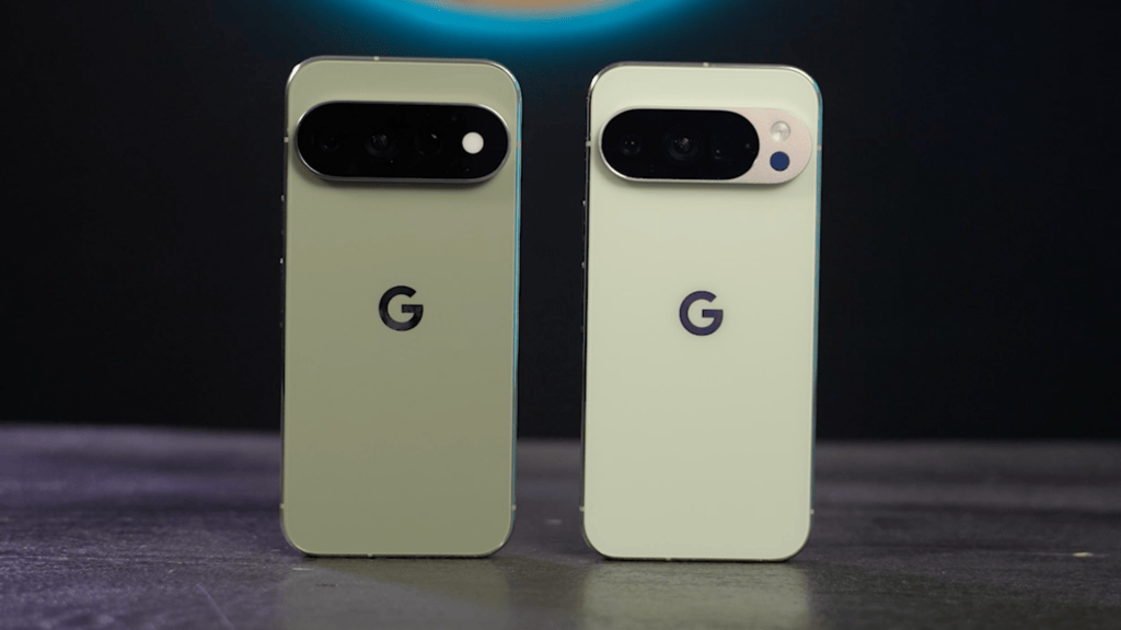 Le Pixel 11 Pro à gauche, le Pixel 10 Pro à droite. Le Pixel 11 Pro à gauche, le Pixel 10 Pro à droite.