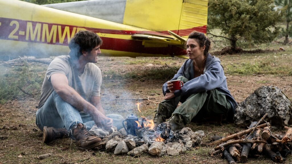 (L-R) Jacob Elordi as Hig and Margaret Qualley as Cima in 20th Century Studios' THE DOG STARS. Photo by Fabio Lovino. © 2026 20th Century Studios. All Rights Reserved. (L-R) Jacob Elordi as Hig and Margaret Qualley as Cima in 20th Century Studios' THE DOG STARS. Photo by Fabio Lovino. © 2026 20th Century Studios. All Rights Reserved.