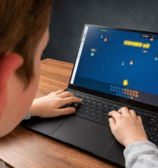 Pour aider son fils dyslexique, ce père a créé un jeu gratuit qui apprend à taper au clavier // Source : Fort-Dactylo Pour aider son fils dyslexique, ce père a créé un jeu gratuit qui apprend à taper au clavier // Source : Fort-Dactylo