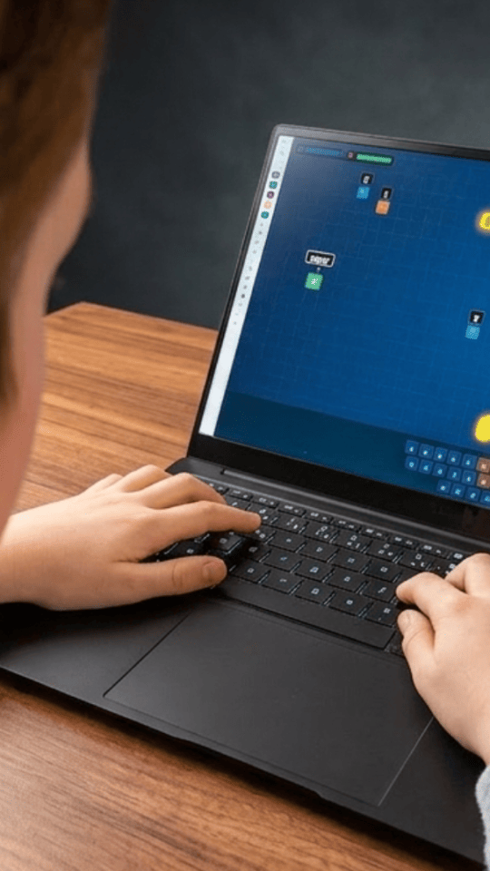 Pour aider son fils dyslexique, ce père a créé un jeu gratuit qui apprend à taper au clavier // Source : Fort-Dactylo Pour aider son fils dyslexique, ce père a créé un jeu gratuit qui apprend à taper au clavier // Source : Fort-Dactylo