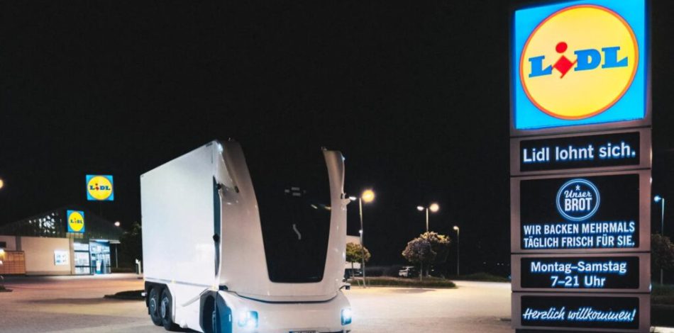 Einride et Lidl ont déployé le premier camion de livraison 100 % autonome. // Source : Lidl