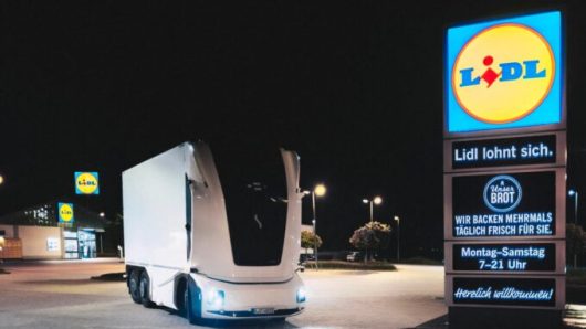 Einride et Lidl ont déployé le premier camion de livraison 100 % autonome. // Source : Lidl