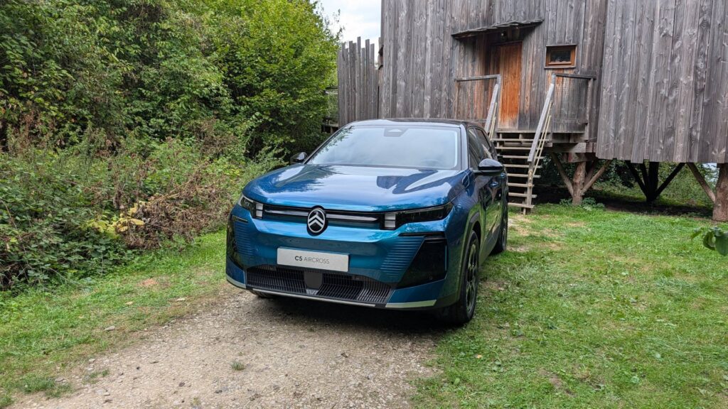 Citroën ë-C5 Aircross Emeraude // Source : Raphaelle Baut pour Numerama Citroën ë-C5 Aircross Emeraude // Source : Raphaelle Baut pour Numerama