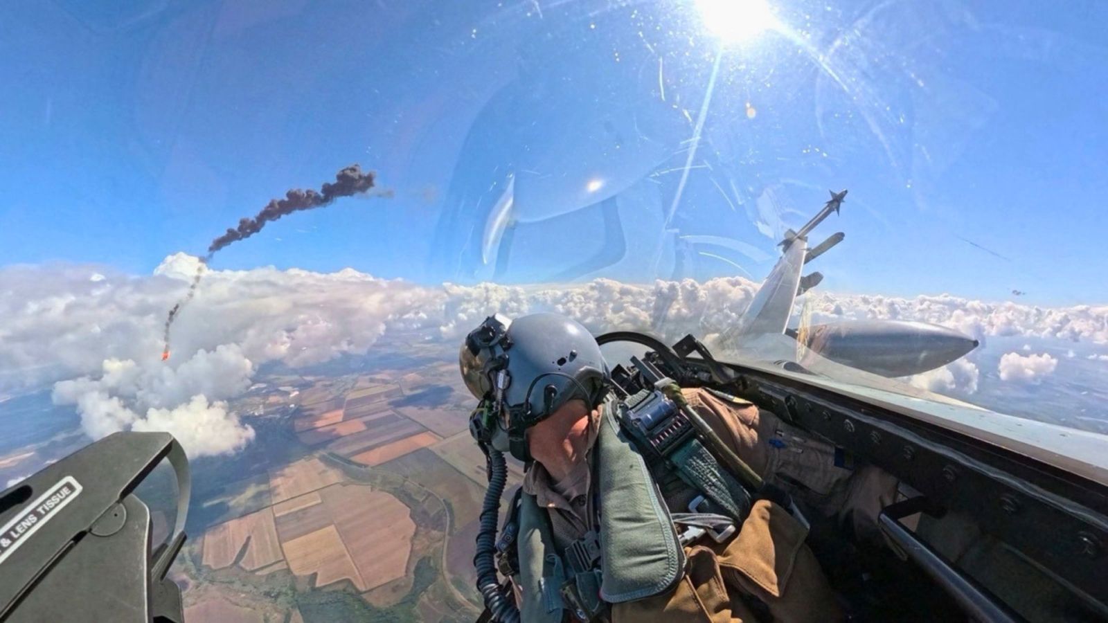 Vidéo : les F-16 ukrainiens engagent le combat au canon face aux drones russes rapides Gueran-5