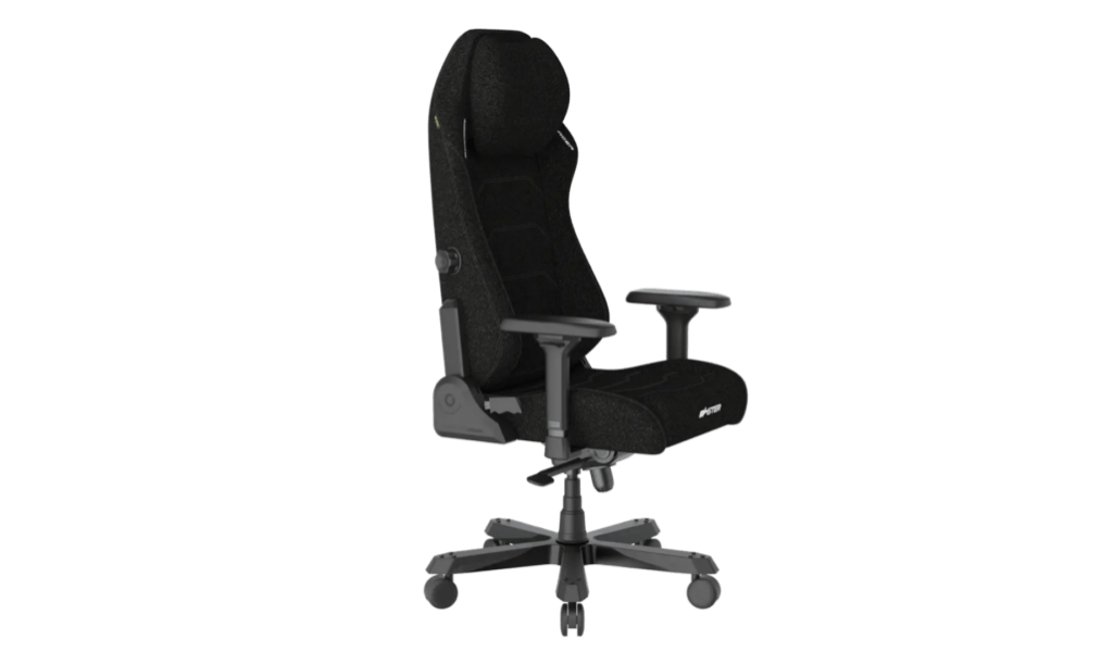 Chaise gaming DXRacer Master // Source : DXRacer Chaise gaming DXRacer Master // Source : DXRacer