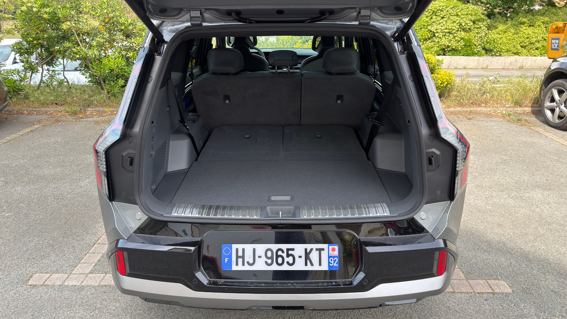 Coffre de 828 litres en 5 places