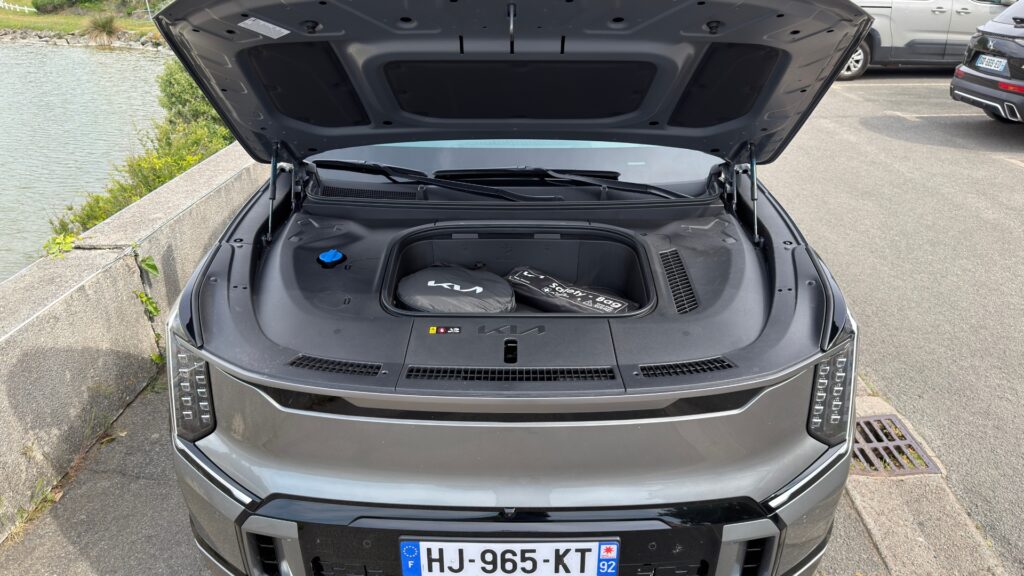 Le coffre avant du Kia EV9. // Source : Robin San Vicente pour Numerama Le coffre avant du Kia EV9. // Source : Robin San Vicente pour Numerama