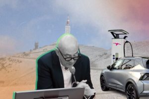 François Lenglet et la voiture électrique // Source : Montage Numerama François Lenglet et la voiture électrique // Source : Montage Numerama