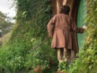 The Hunt for Gollum, Frodon de dos // Source : New Line Cinema The Hunt for Gollum, Frodon de dos // Source : New Line Cinema